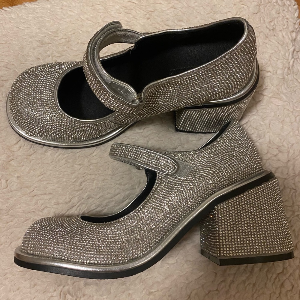 Stunning bedazzled heeled Mary Janes